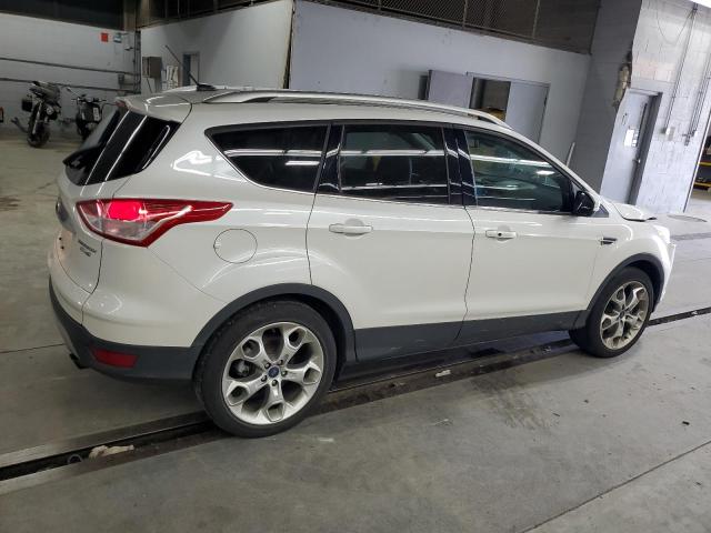  FORD ESCAPE 2016 Белы