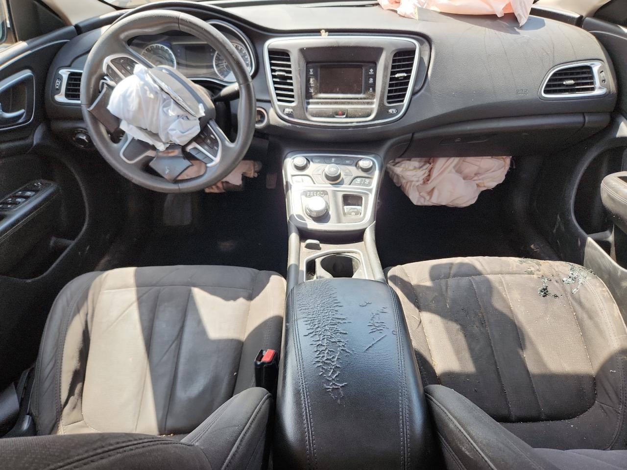 2015 Chrysler 200 Limited VIN: 1C3CCCAB3FN576008 Lot: 70289725