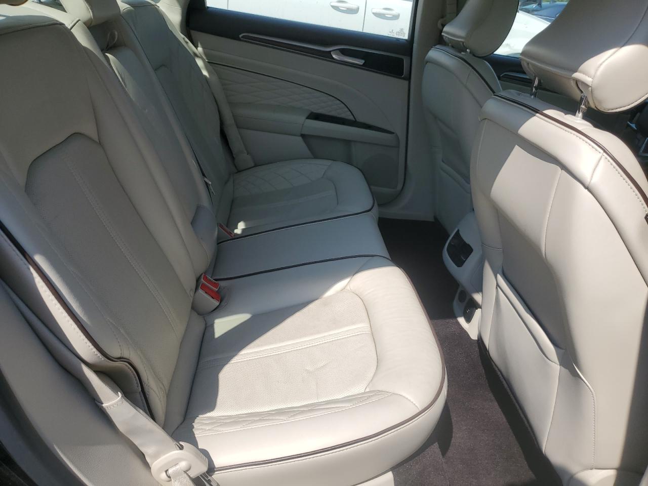 2017 Ford Fusion Titanium Phev VIN: 3FA6P0SU0HR127709 Lot: 66604365