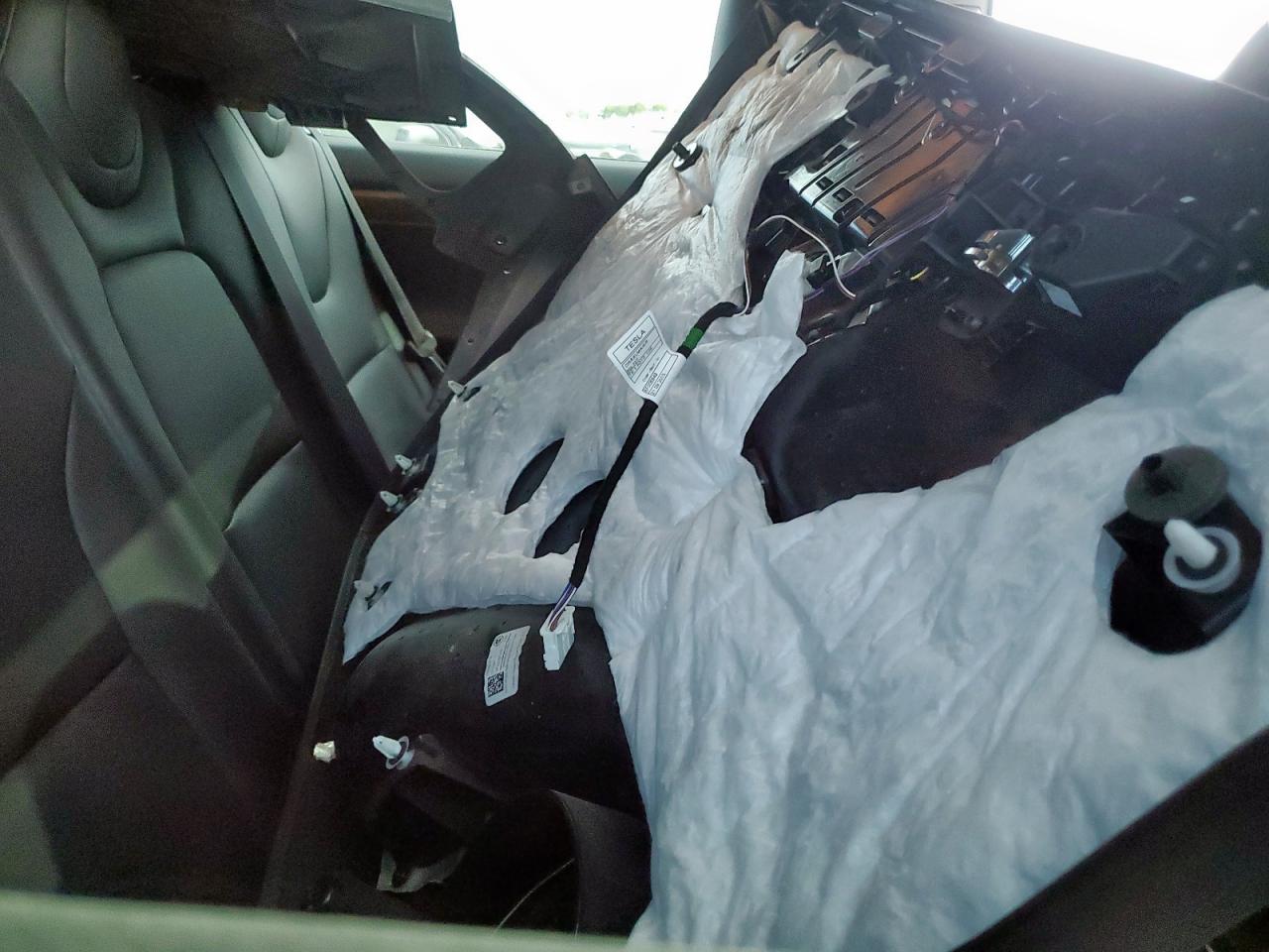 2020 Tesla Model X VIN: 5YJXCAE21LF231579 Lot: 68031125