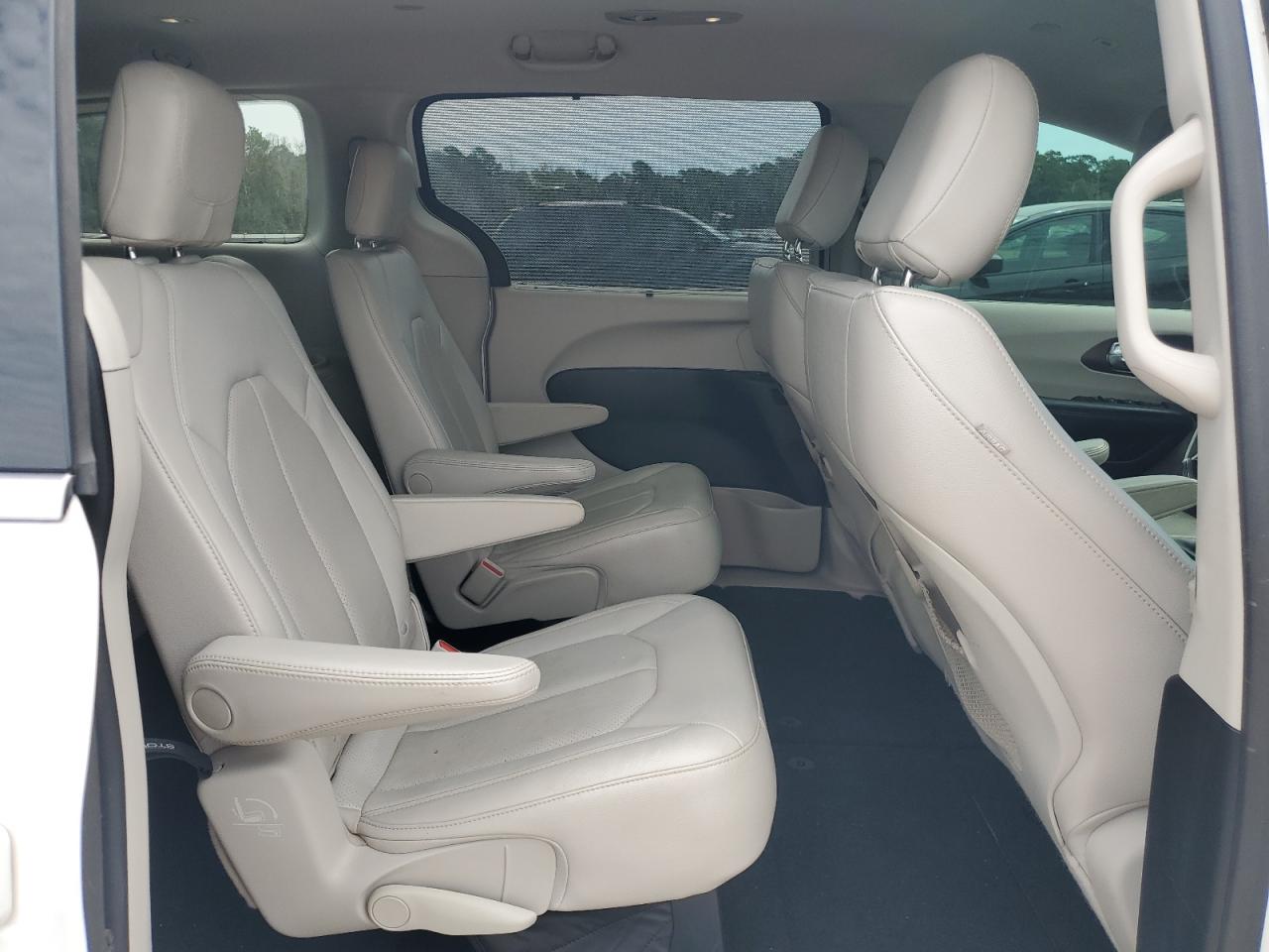 2018 Chrysler Pacifica Touring L VIN: 2C4RC1BG5JR107454 Lot: 70351995