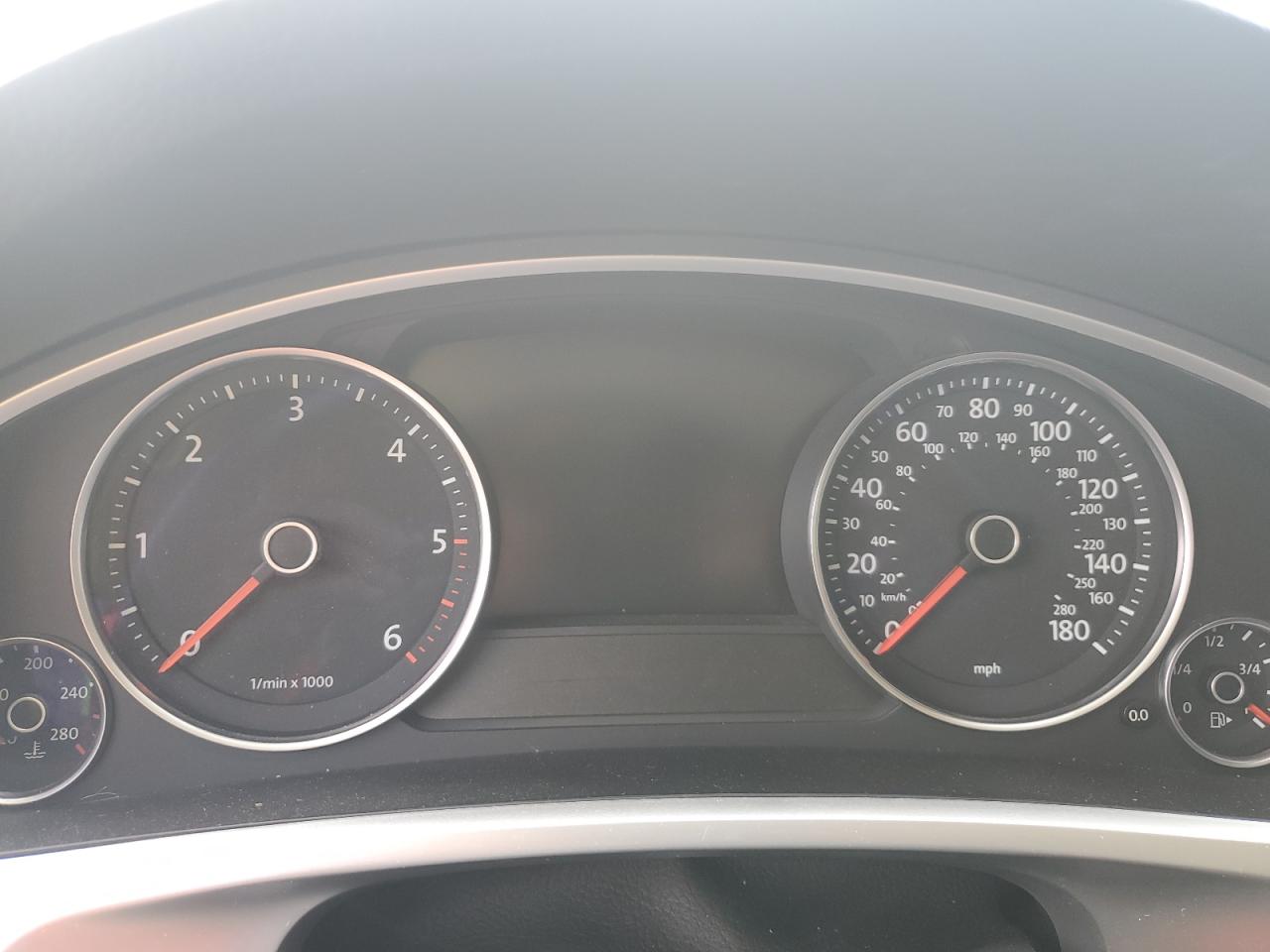 2016 Volkswagen Touareg Tdi VIN: WVGEP9BPXGD002689 Lot: 68327005