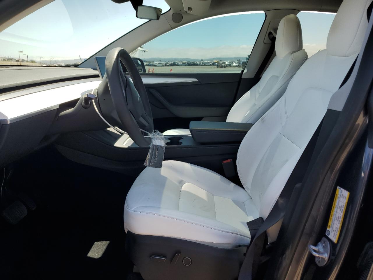 2023 Tesla Model Y VIN: 7SAYGDEE1PF829815 Lot: 69322795