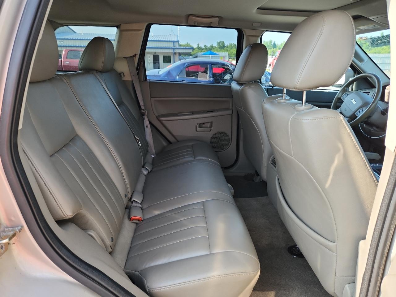 1J8GR48KX7C561227 2007 Jeep Grand Cherokee Laredo