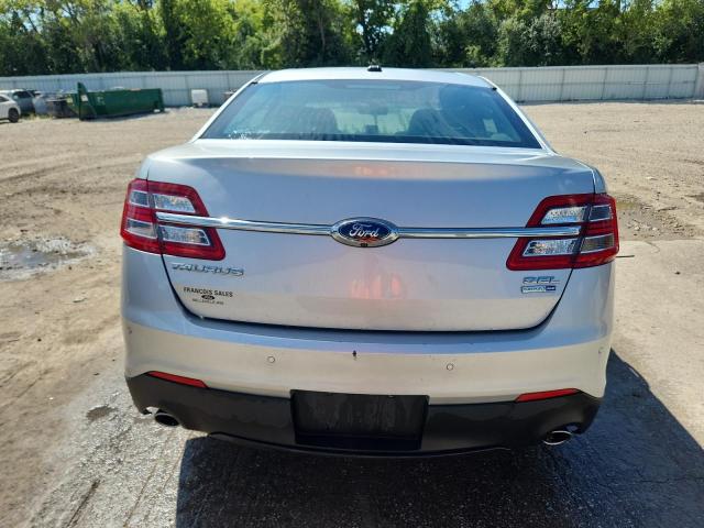 FORD TAURUS 2015 Srebrny