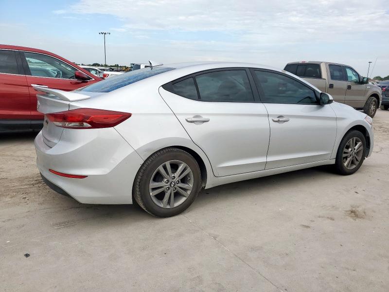  HYUNDAI ELANTRA 2017 Серебристый