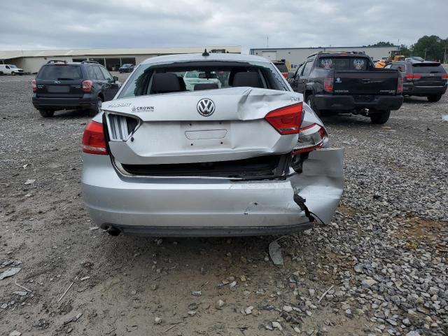 Sedans VOLKSWAGEN PASSAT 2014 Srebrny