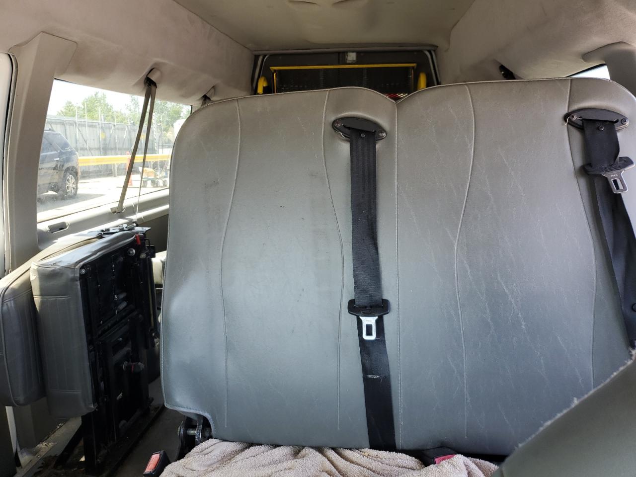 2011 Ford Econoline E350 Super Duty Wagon VIN: 1FBSS3BLXBDA72089 Lot: 68045205