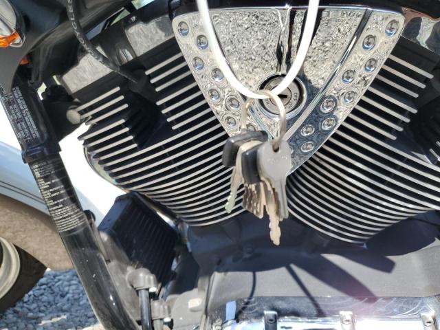 2011 VICTORY MOTORCYCLES KINGPIN STANDARD  