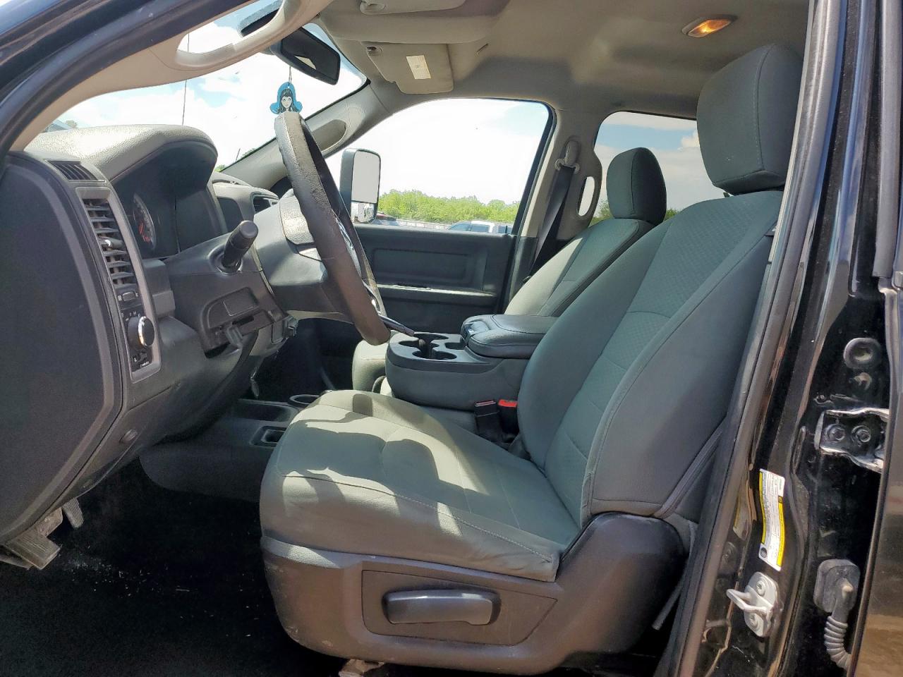 2018 Ram 3500 St VIN: 3C63RRGL2JG132267 Lot: 68972575