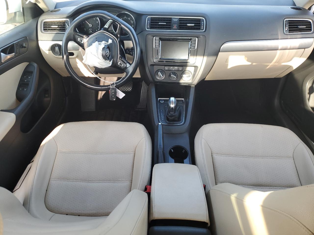 3VWDB7AJ7HM251826 2017 Volkswagen Jetta Se