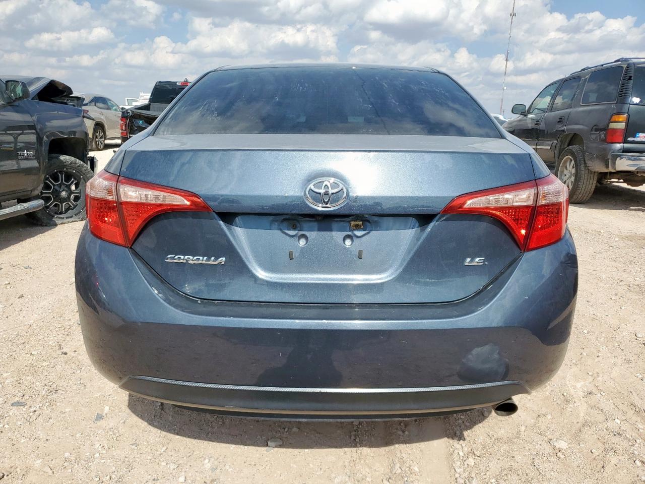 2019 Toyota Corolla L VIN: 2T1BURHE9KC242456 Lot: 70520305