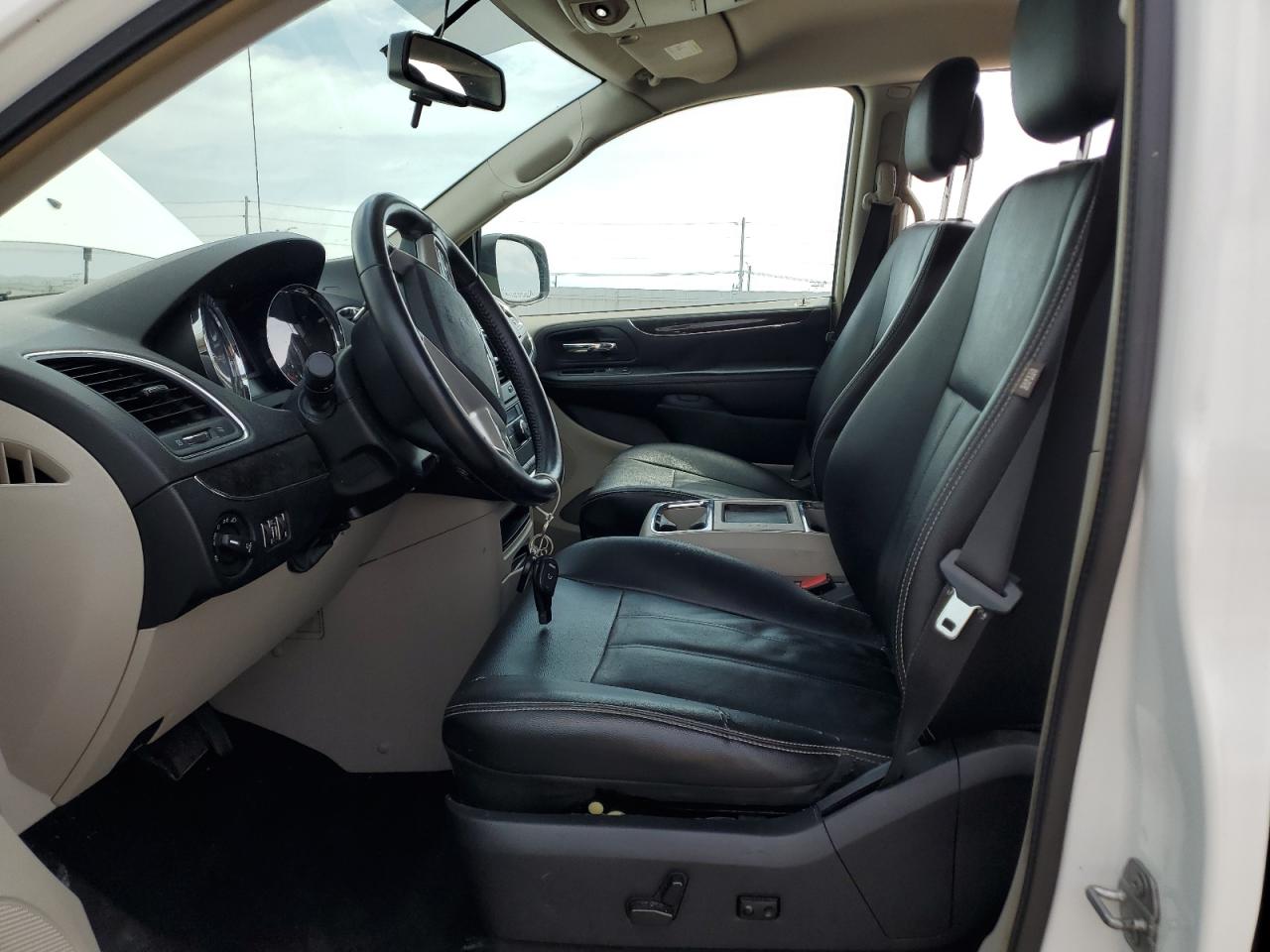 2016 Chrysler Town & Country Touring VIN: 2C4RC1BG2GR290238 Lot: 69406895