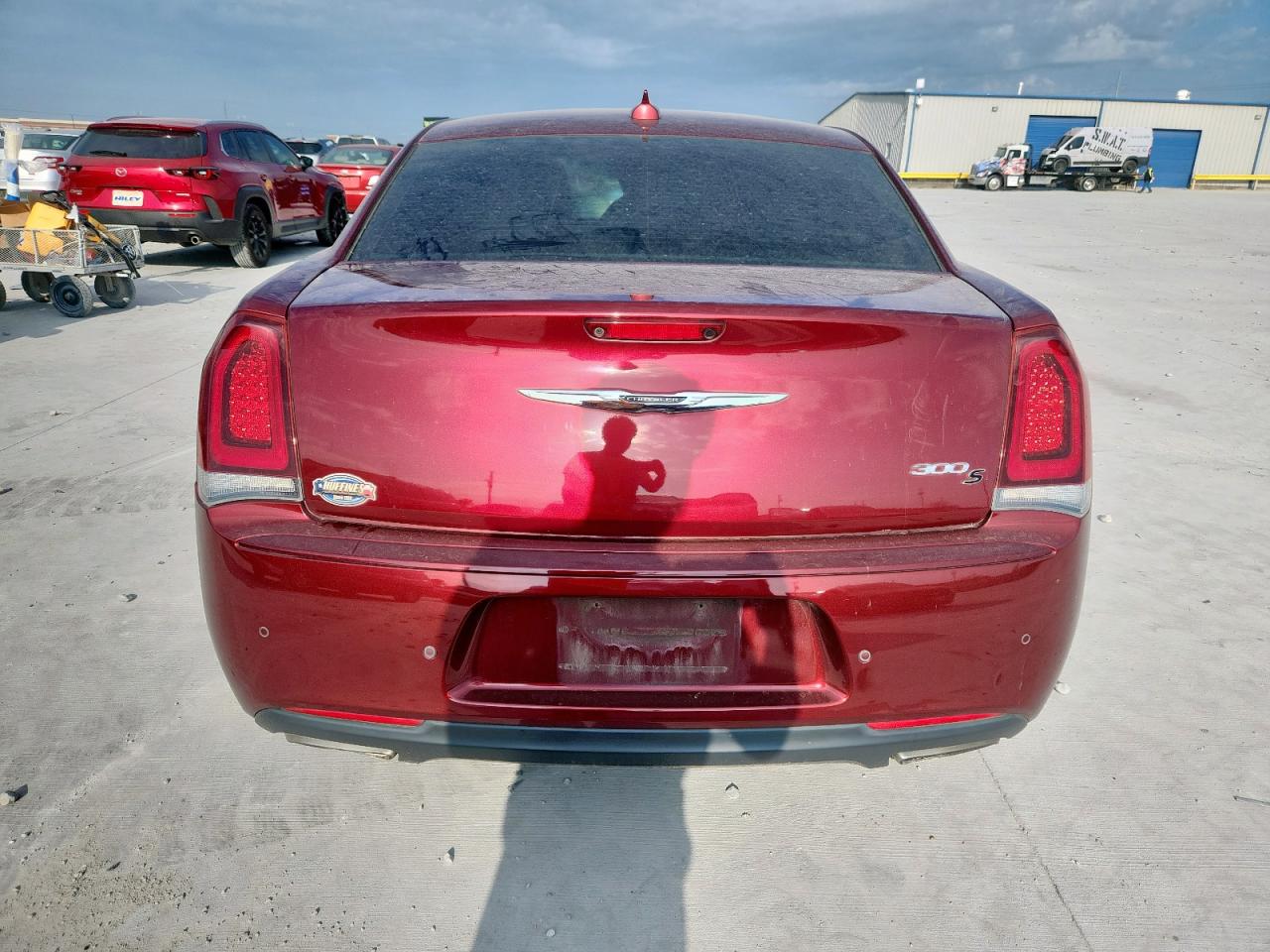 2018 Chrysler 300 S VIN: 2C3CCABG2JH319745 Lot: 70767465