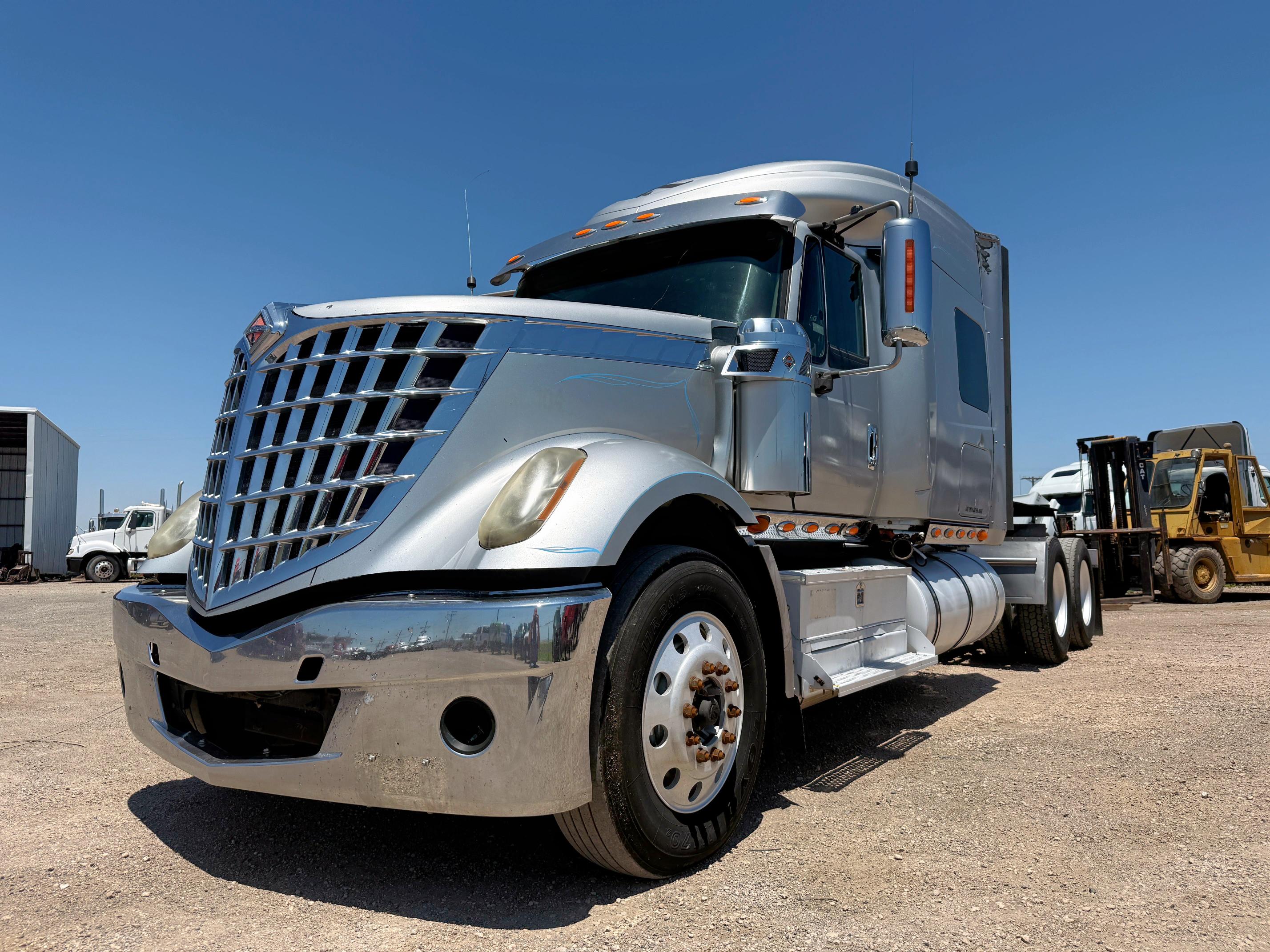 2011 INTL LONESTAR - TRUCKS SEMI TRUCK