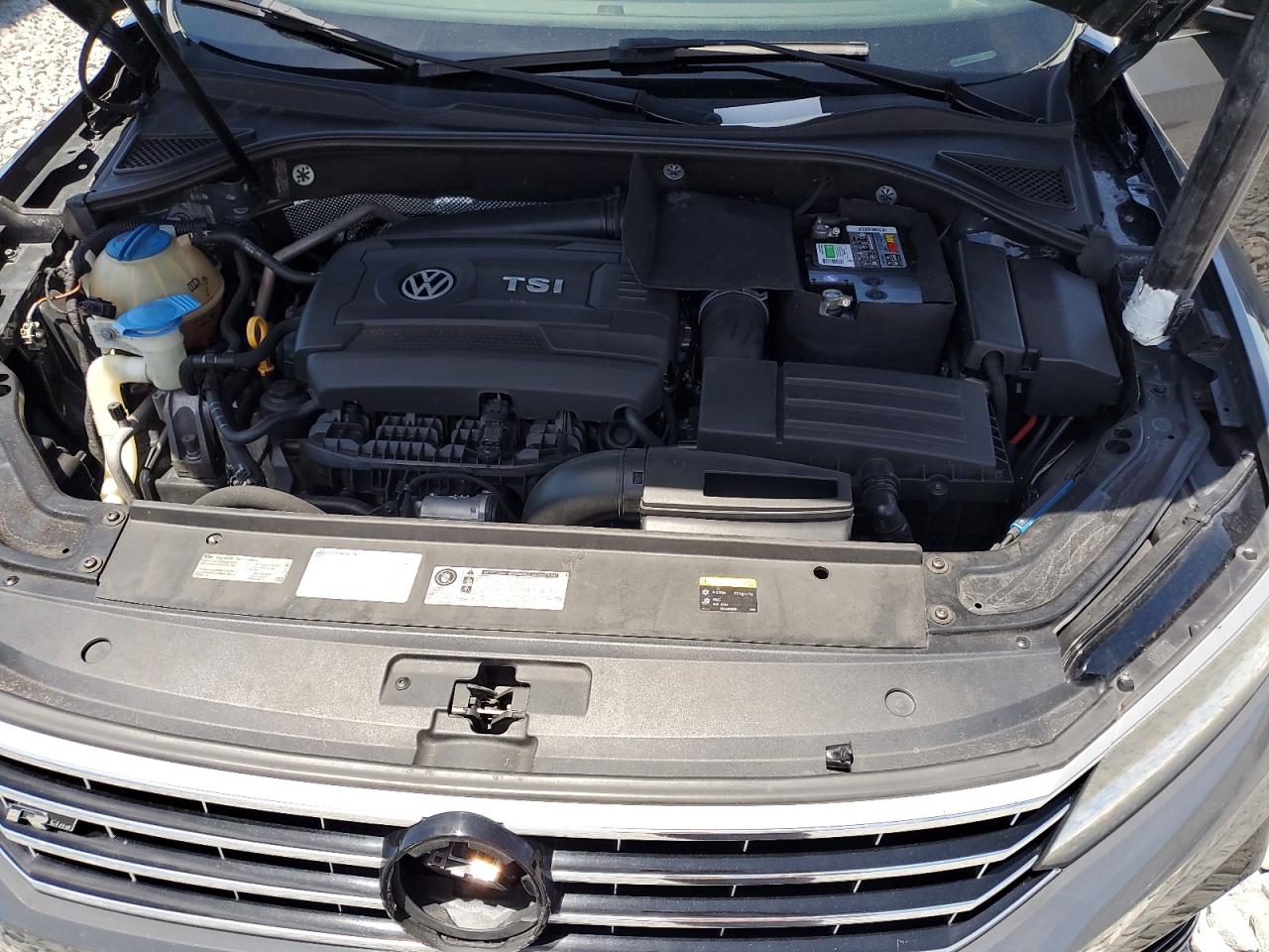 2017 Volkswagen Passat R-Line VIN: 1VWDT7A35HC040608 Lot: 84032565