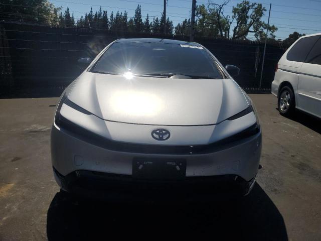  TOYOTA PRIUS 2024 Серебристый