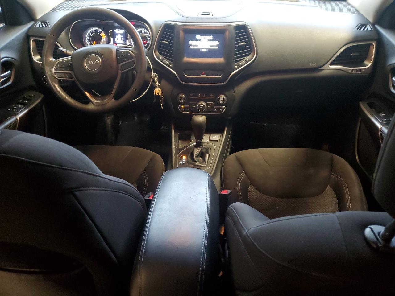 2019 Jeep Cherokee Latitude VIN: 1C4PJLCX8KD466860 Lot: 67845375