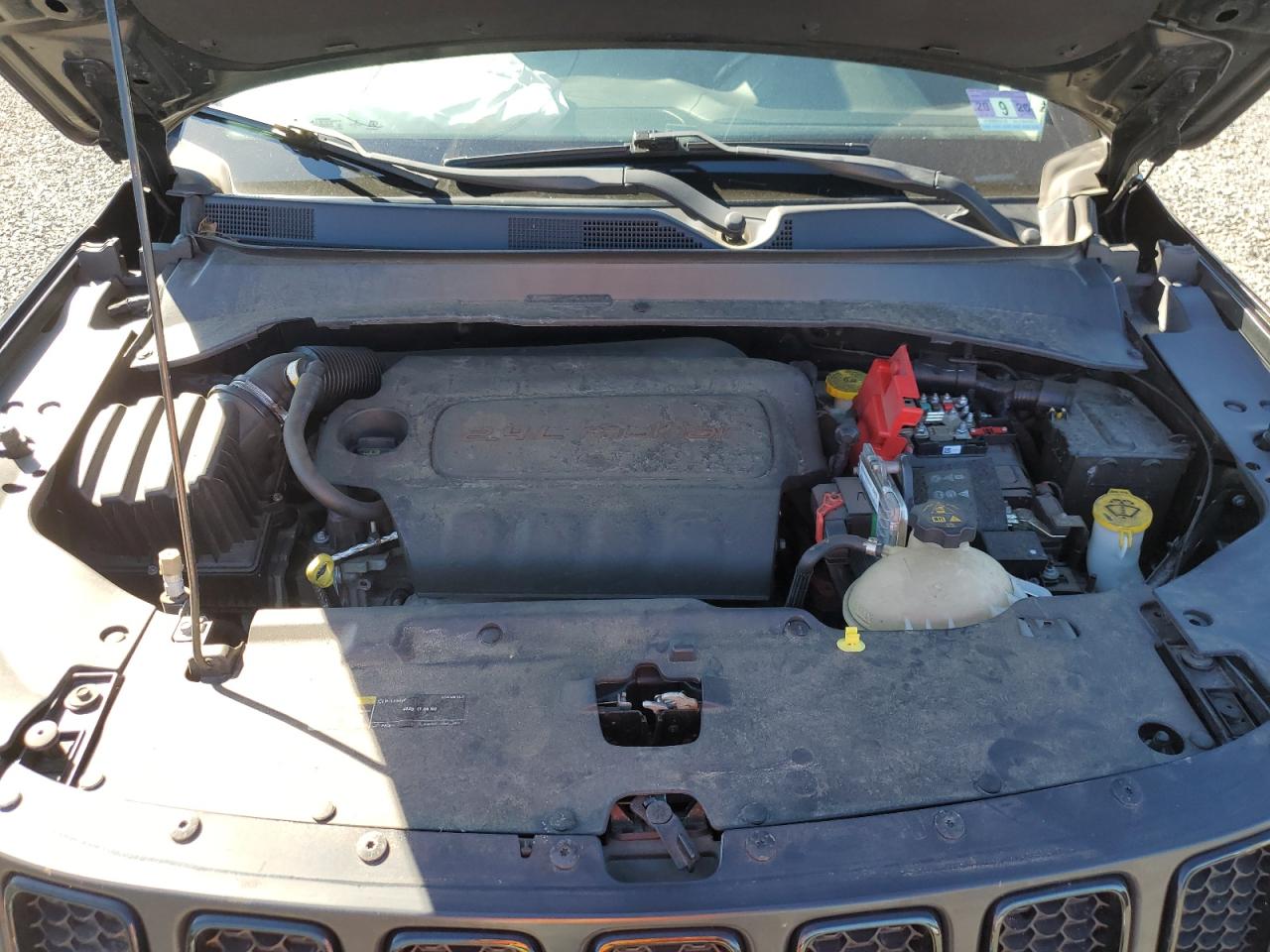 2019 Jeep Compass Latitude VIN: 3C4NJDBB2KT812656 Lot: 70365505