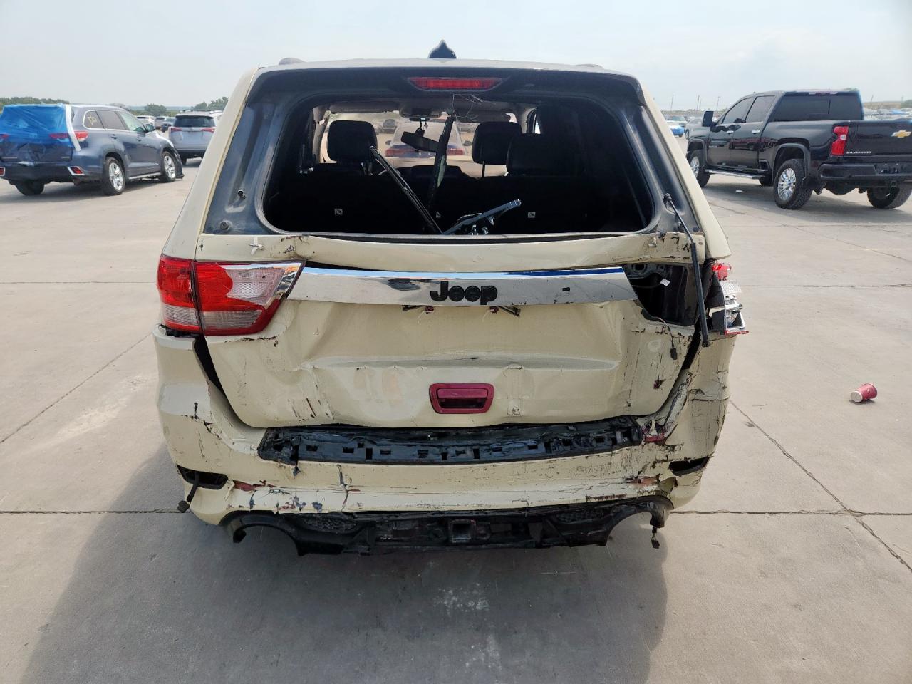 2012 Jeep Grand Cherokee Srt-8 VIN: 1C4RJFDJ8CC117127 Lot: 70333405