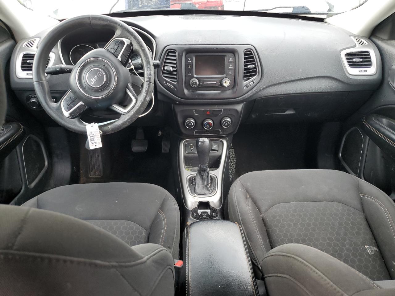 2018 Jeep Compass Sport VIN: 3C4NJCAB8JT303682 Lot: 69050695