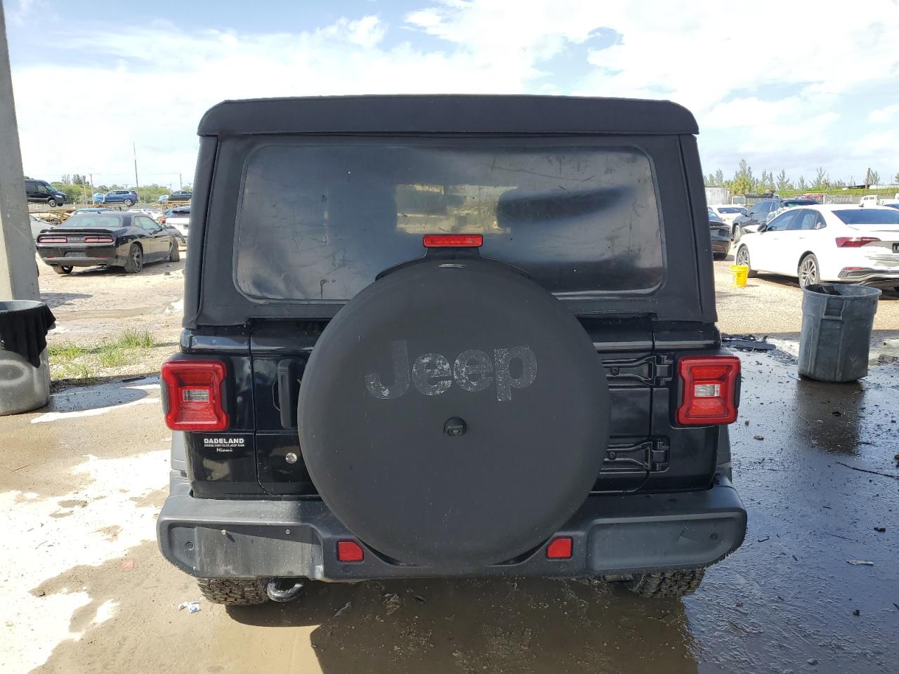2018 Jeep Wrangler Unlimited Sport VIN: 1C4HJXDG4JW165810 Lot: 70328305