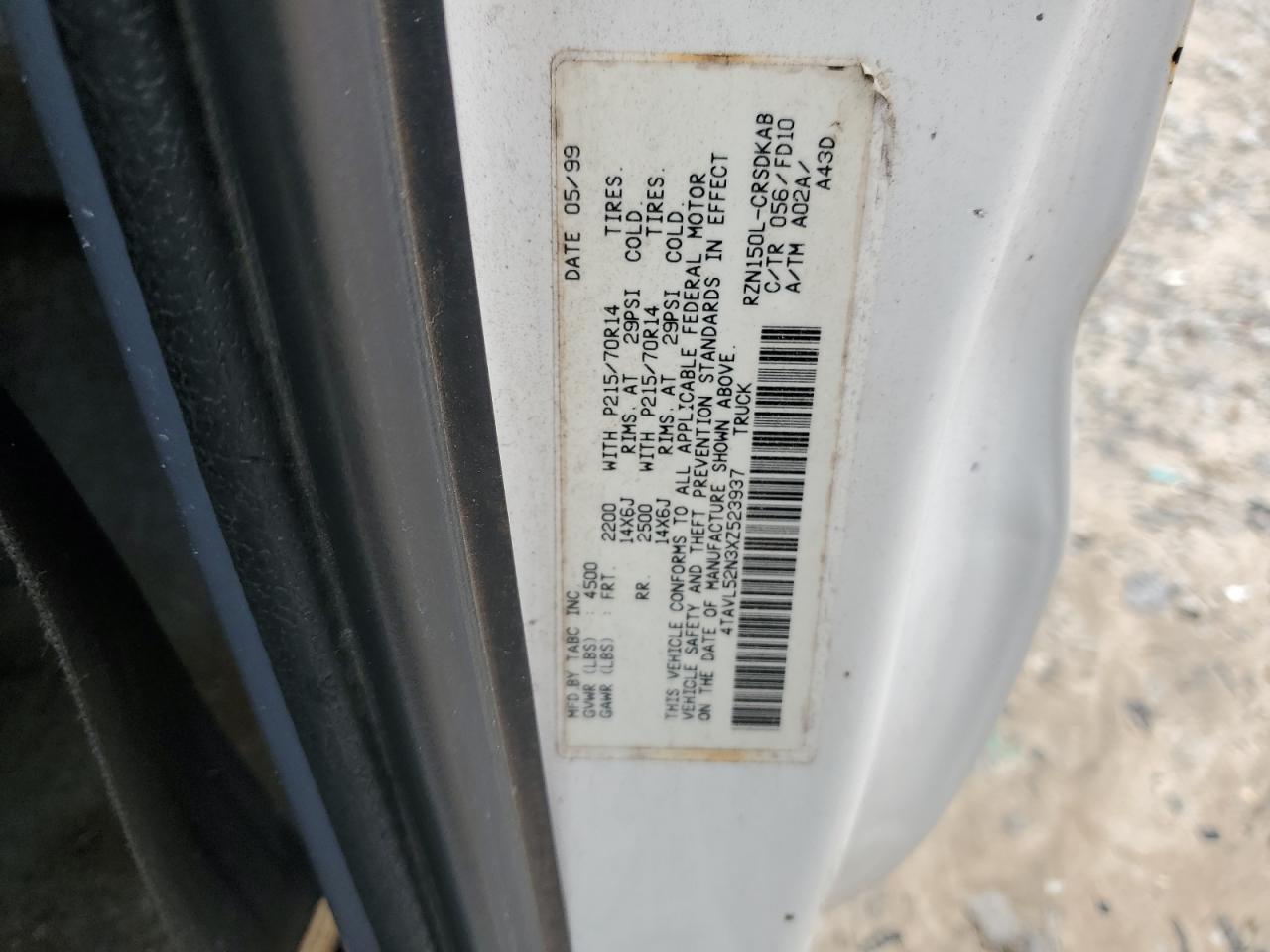 1999 Toyota Tacoma Xtracab VIN: 4TAVL52N3XZ523937 Lot: 66933295