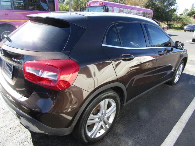 Parquets MERCEDES-BENZ GLA-CLASS 2015 Brązowy