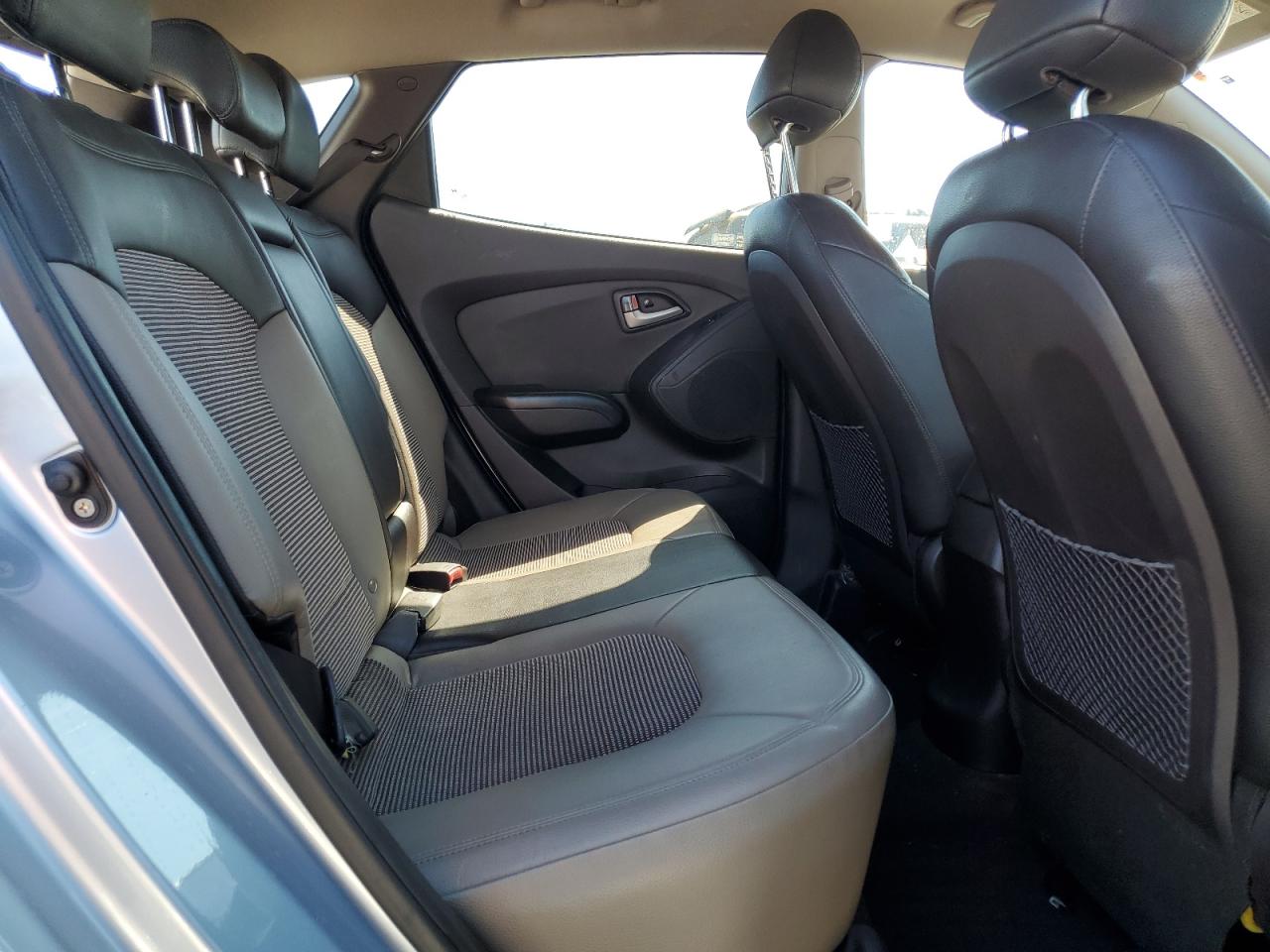 KM8JU3AC7BU193886 2011 Hyundai Tucson Gls