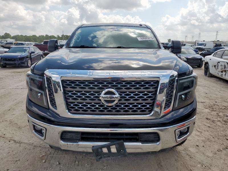 Пикапы NISSAN TITAN 2016 Черный