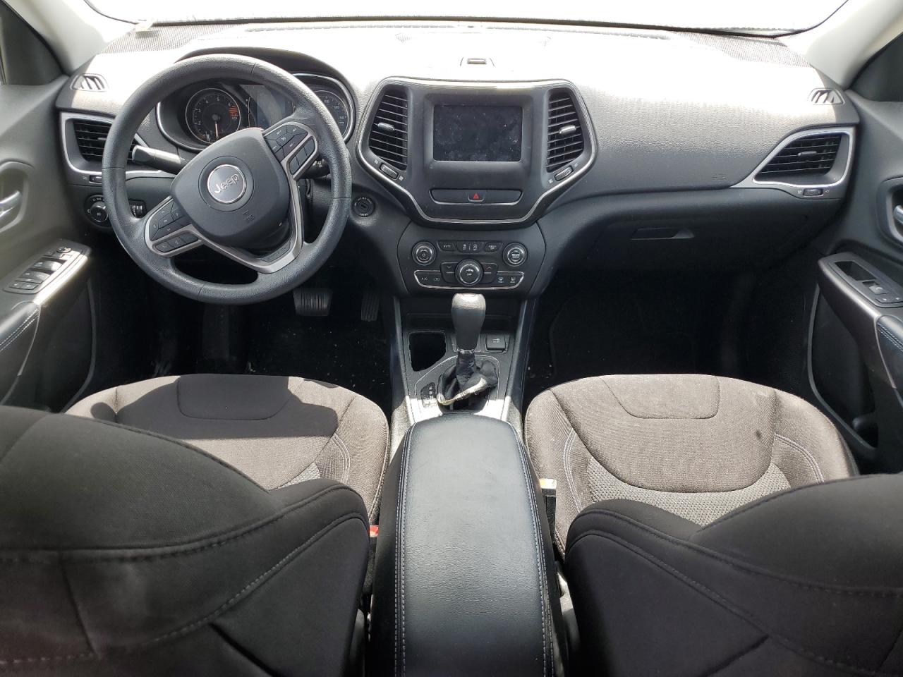 2019 Jeep Cherokee Latitude VIN: 1C4PJLCB2KD377211 Lot: 70163395