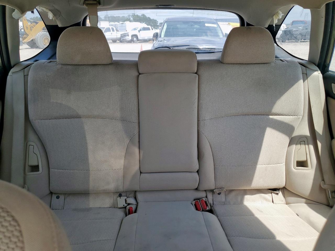 2018 Subaru Outback 2.5I Premium VIN: 4S4BSACC6J3296779 Lot: 69939535