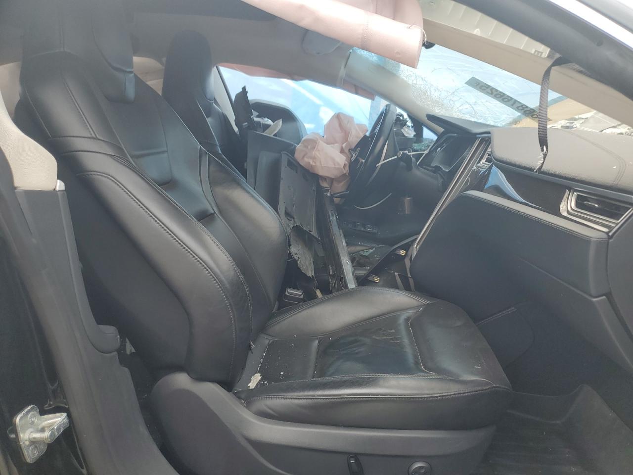 2015 Tesla Model S 70D VIN: 5YJSA1S23FF088028 Lot: 66876625