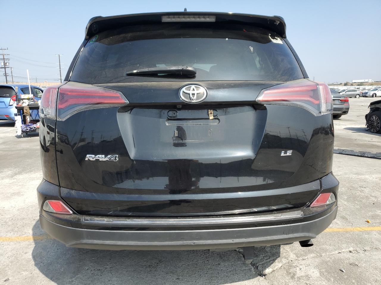 2017 Toyota Rav4 Le VIN: 2T3ZFREV2HW402527 Lot: 68916035
