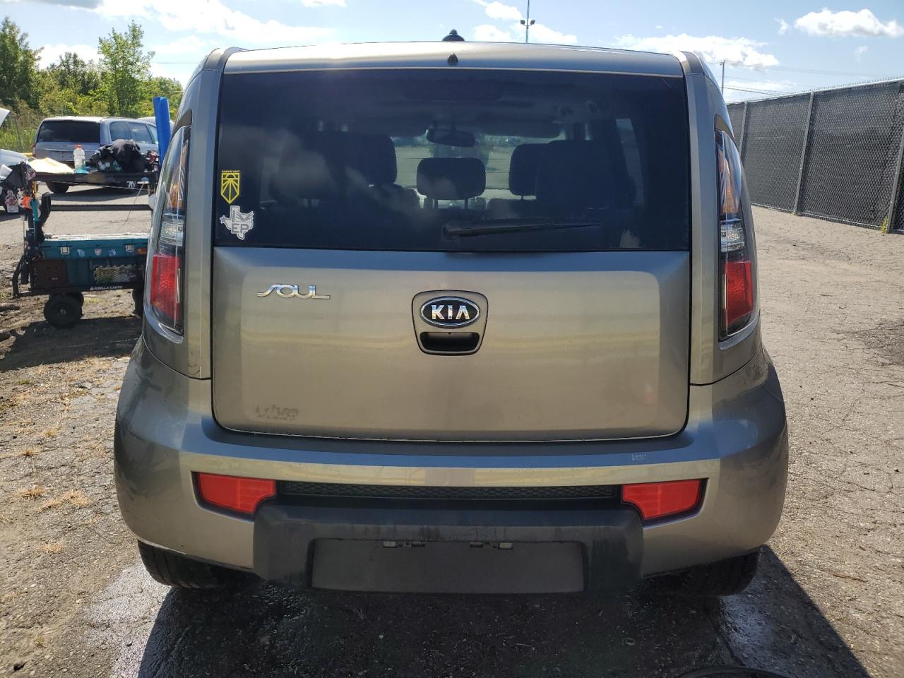 2011 Kia Soul + VIN: KNDJT2A24B7202079 Lot: 70142335