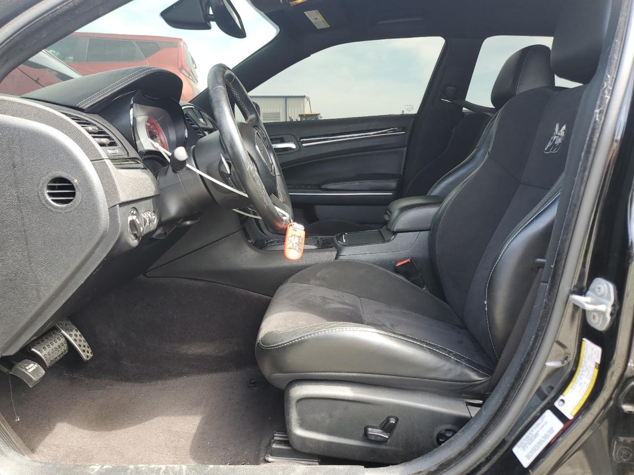 2015 Chrysler 300 Limited VIN: 2C3CCAAG4FH922270 Lot: 70441325