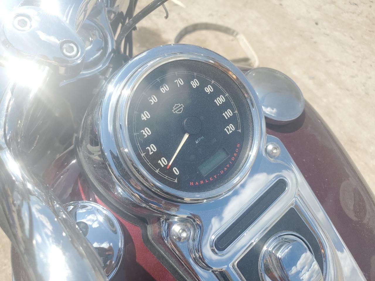 2015 Harley-Davidson Fld Switchback VIN: 1HD1GZM19FC319460 Lot: 68683915