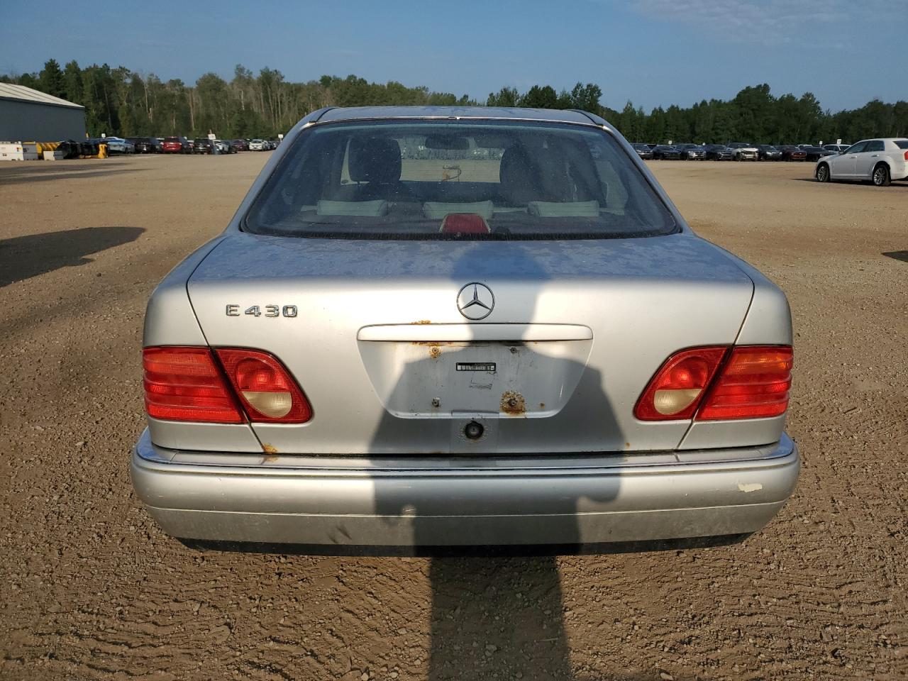 1998 Mercedes-Benz E 430 VIN: WDBJF70F8WA584455 Lot: 68665265
