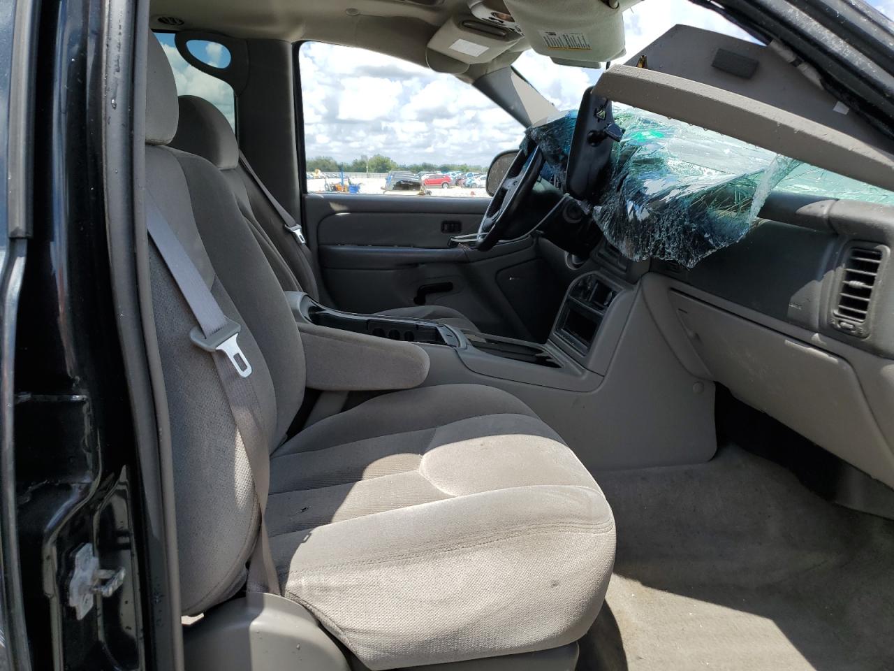 2005 GMC Yukon VIN: 1GKEK13T15R204132 Lot: 69053175