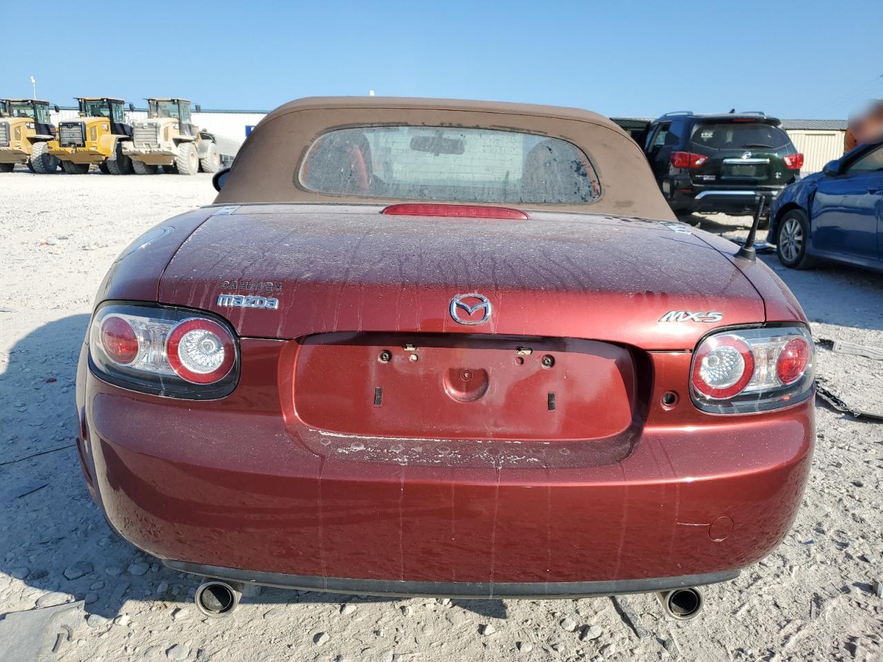 2006 Mazda Mx-5 Miata VIN: JM1NC25FX60118393 Lot: 69922635