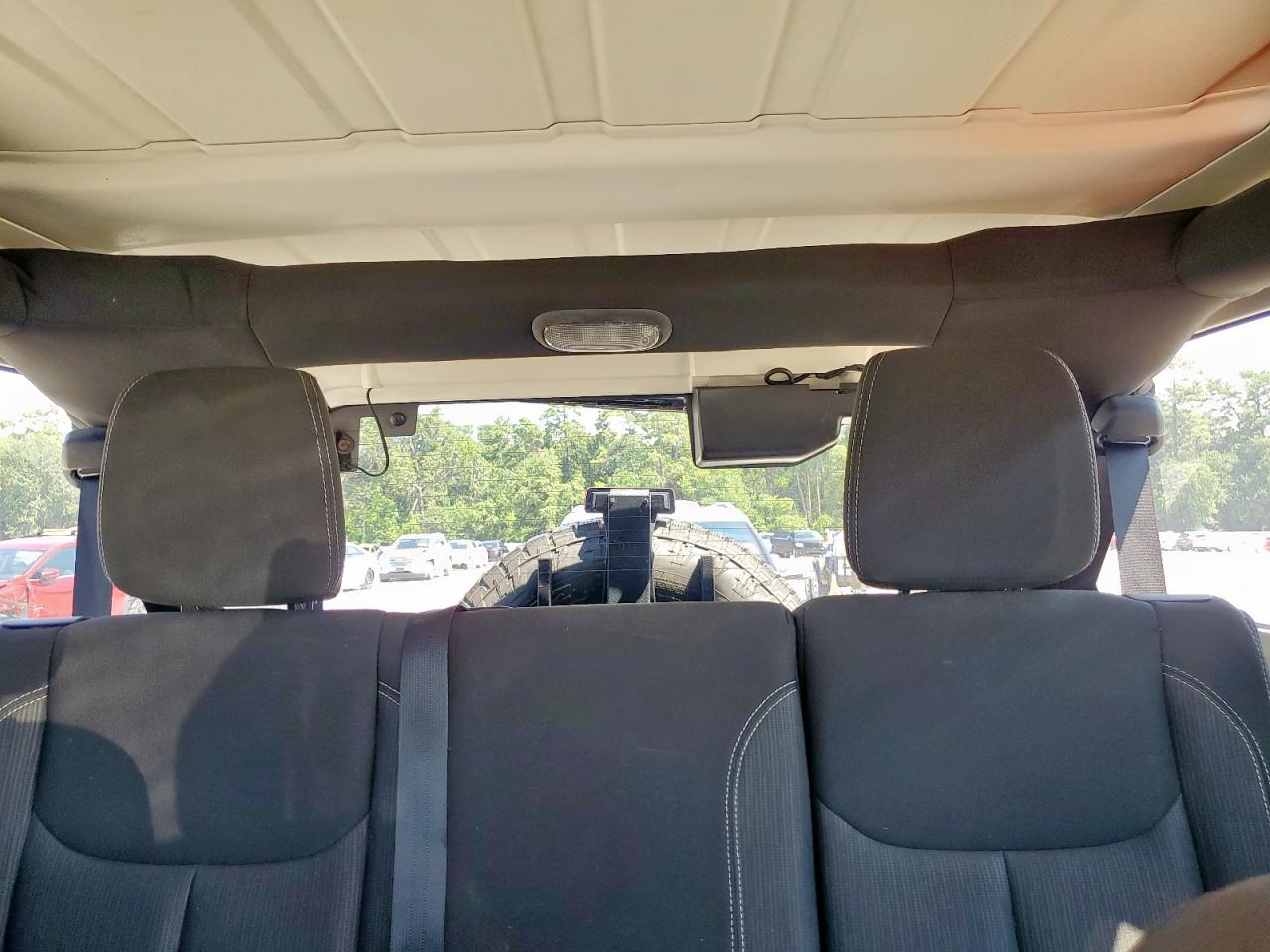 2016 Jeep Wrangler Unlimited Sahara VIN: 1C4BJWEG1GL137567 Lot: 69799695