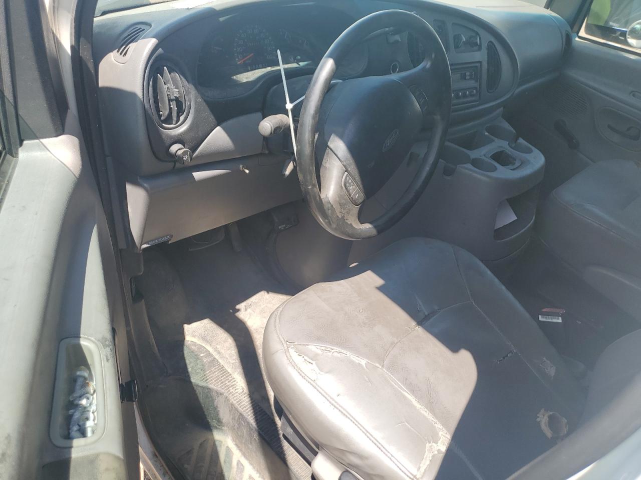 2000 Ford Econoline E250 Van VIN: 1FTNE24L4YHB23269 Lot: 68183135