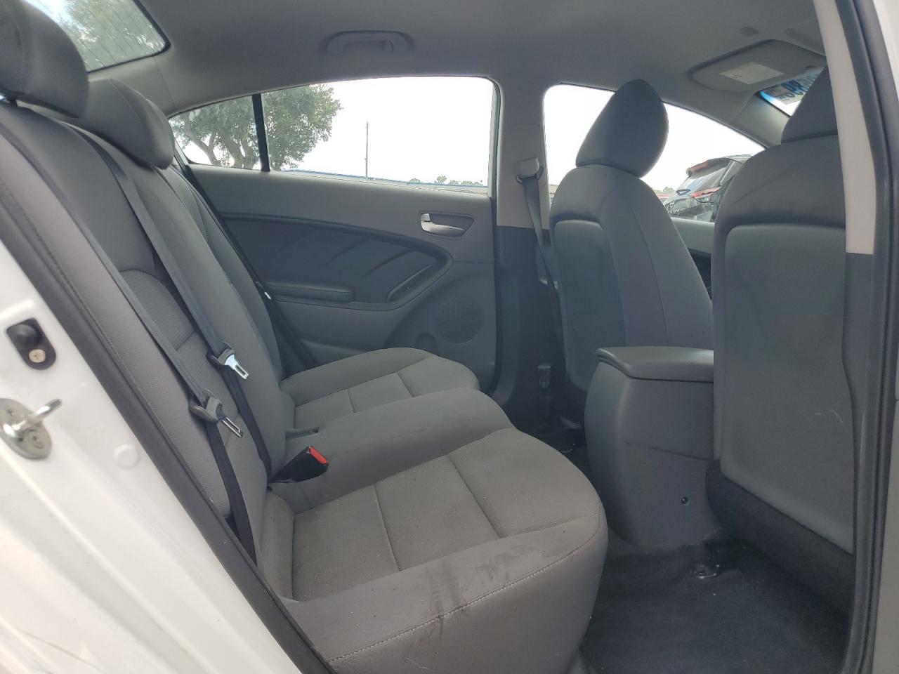 2017 Kia Forte Lx VIN: 3KPFK4A70HE140933 Lot: 69005895