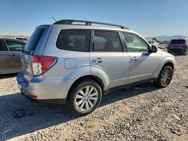  SUBARU FORESTER 2013 Silver