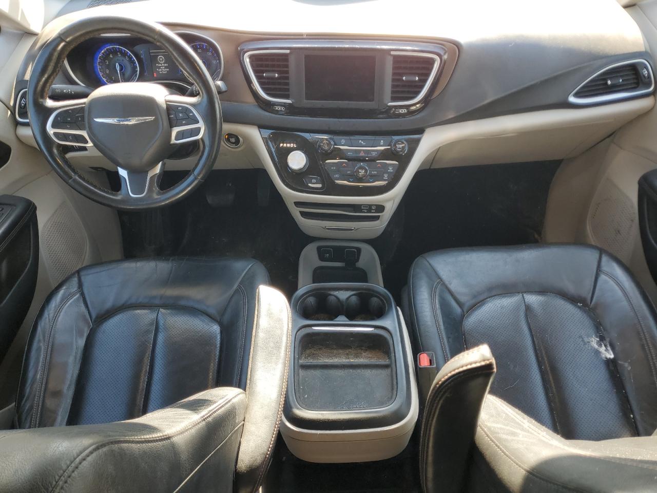 2019 Chrysler Pacifica Touring L VIN: 2C4RC1BG1KR665979 Lot: 69082205