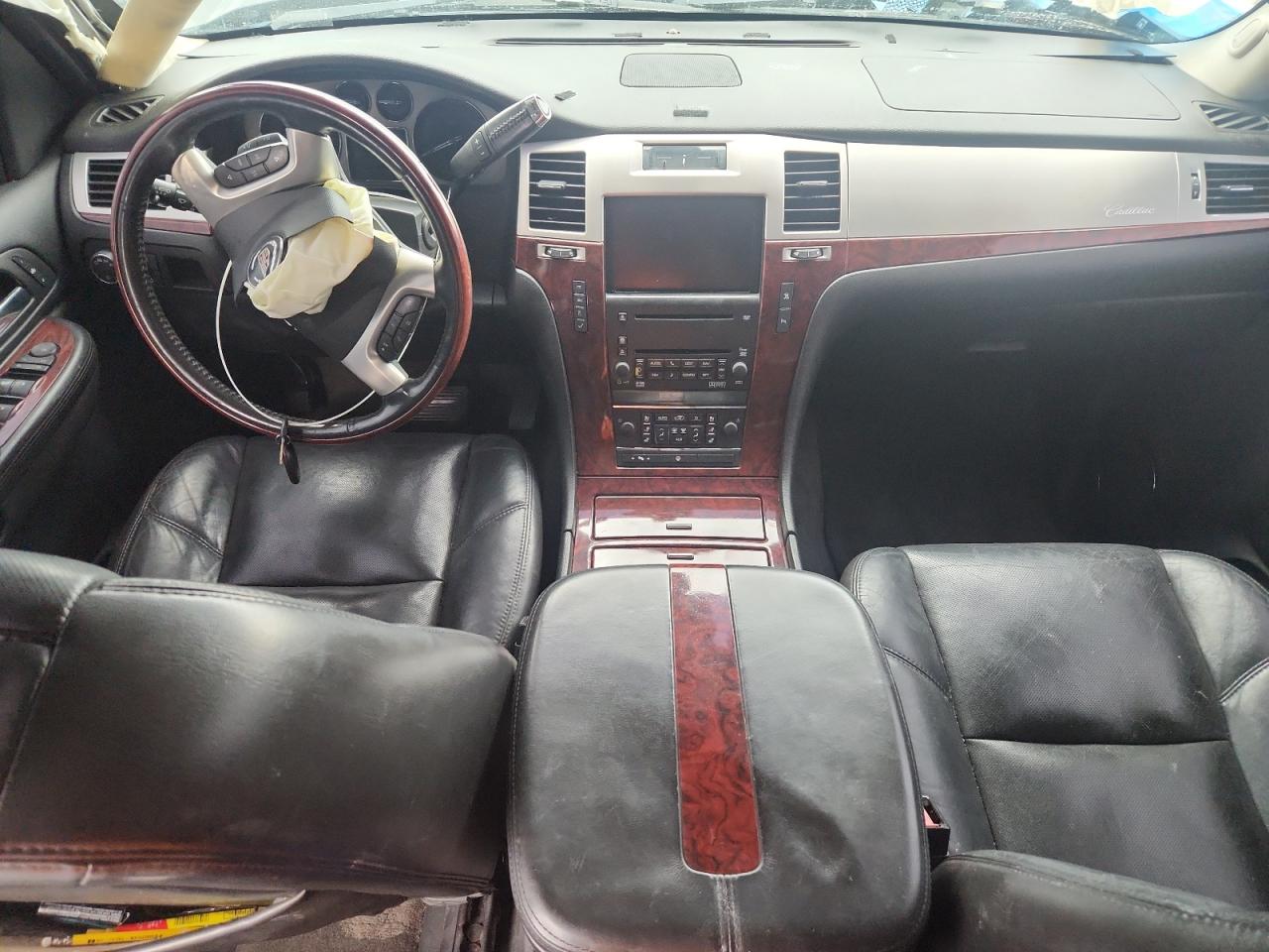 2007 Cadillac Escalade Luxury VIN: 1GYFK63877R133797 Lot: 70394795