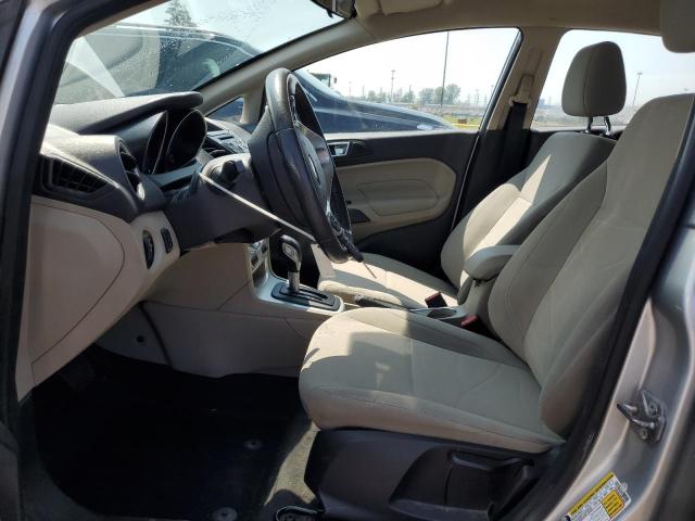  FORD FIESTA 2016 Серебристый