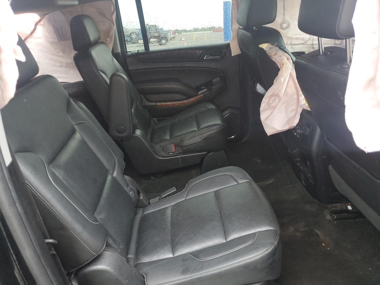 2018 Chevrolet Suburban C1500 Premier VIN: 1GNSCJKC8JR365995 Lot: 68613445