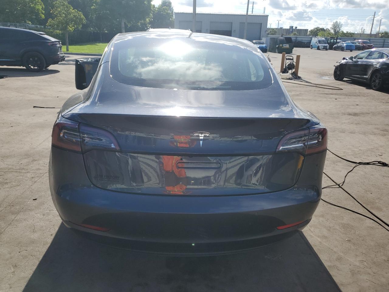 2018 Tesla Model 3 VIN: 5YJ3E1EAXJF045407 Lot: 68678025