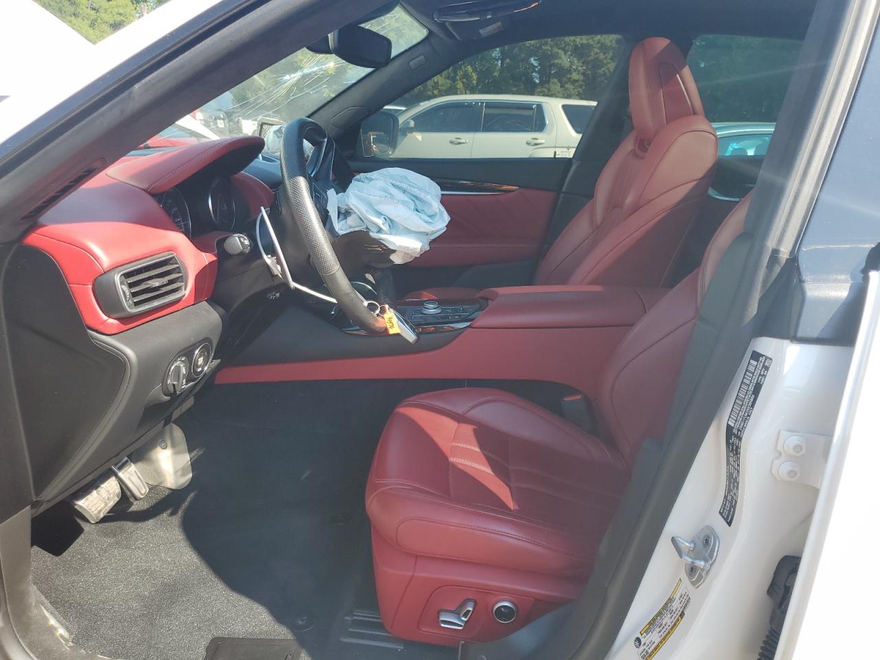 2022 Maserati Levante Modena VIN: ZN661YUM1NX385858 Lot: 70648975